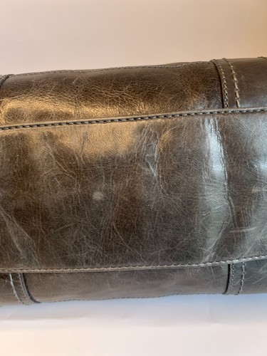 Cartera para mujer Frye Melissa de cuero envejecido gris con correa y bolsa antipolvo - Imagen 10 de 17
