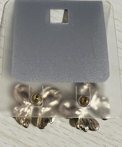 Law Exquisite Peal Bowtie Earrings - Picture 4 of 4