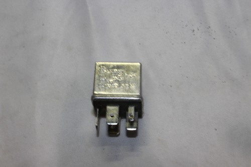 Diode Relay for BMW E-21 E-30 E-12 E-28 E-34 E-24 E-23 - Picture 5 of 6