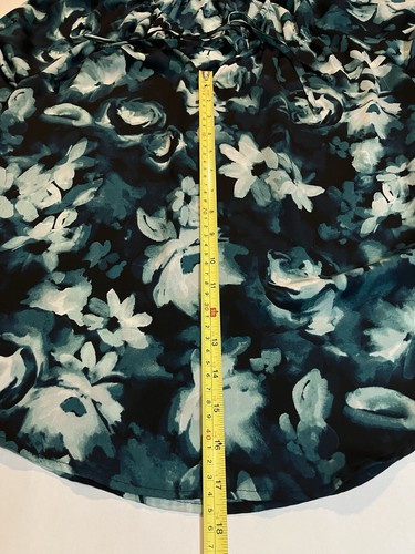 Simply Vera Wang Womens Long Sleeve V Neck Green Floral Blouse Size PM - Picture 7 of 14