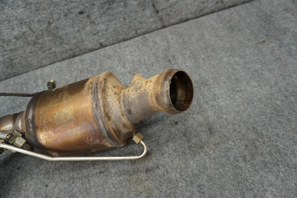 SILENCIADOR MOTOR ESCAPE CATALÍTICO CONVERTIDOR MERCEDES W212 E350 DIÉSEL OEM Foto 4 de 4