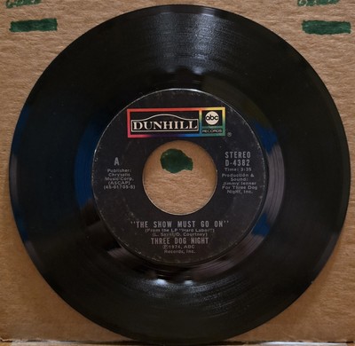 Three Dog Night - The Show Must Go On /On The Way Back Home - 70s Rock 45 VG