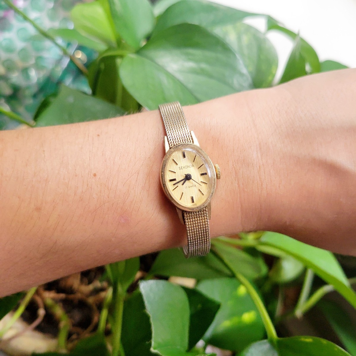 Vintage Dainty Gold Sekonda Watch Ladie main image 3