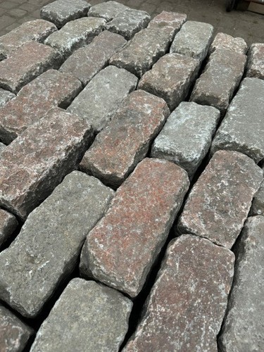 Reclaimed Scottish Granite Cobbles/Setts - Picture 6 of 7