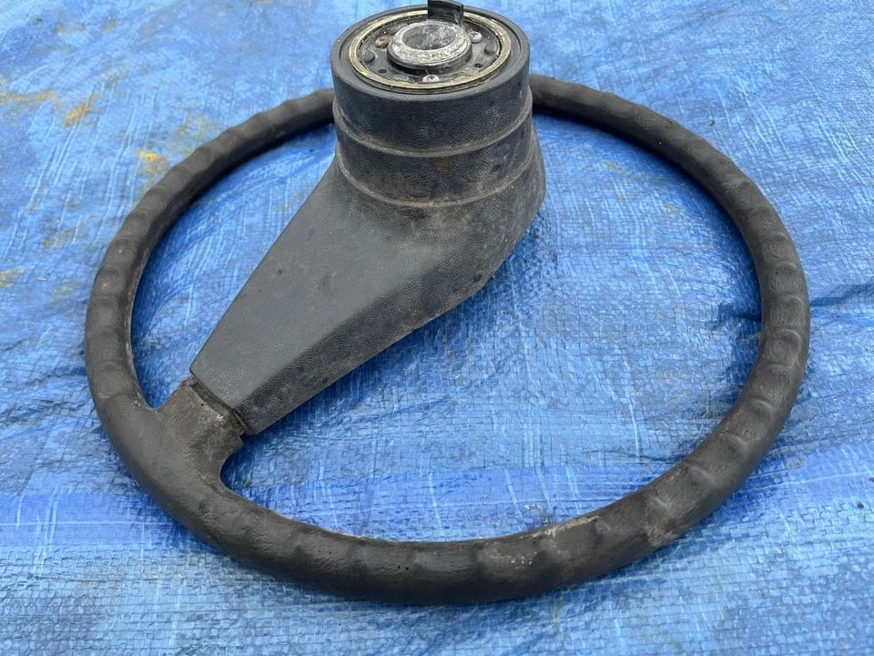 Porsche 924 steering wheel black 171419651A / 171419651B no horn push - Image 4 of 4