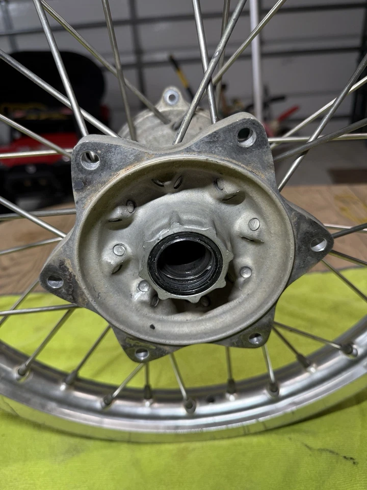 CR 250r 2003 rueda trasera Foto 3 de 4