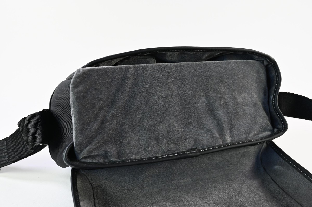 Leica 18748 Nylon System Case (Medium, Black) 11