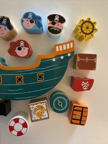 Brybelly Wooden Play set Toy Pirate Ship With Accessories Great Fun Kids Toy - Picture 4 of 5