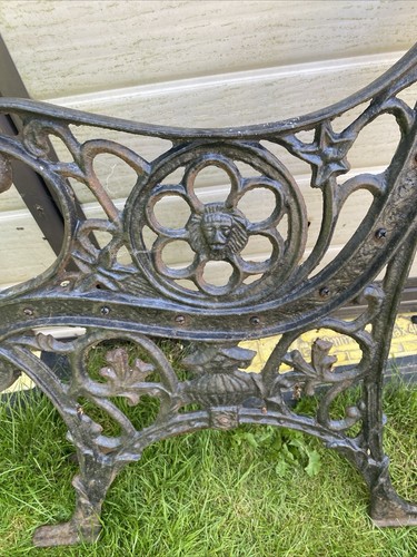 A PAIR OF CAST IRON BENCH ENDS - Picture 2 of 5