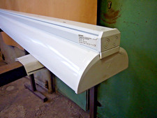 5 Stück Trilux Deckenlampen mit Reflektor, LED, NEU und unbenutzt,