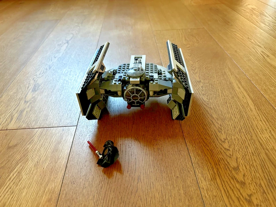 LEGO Star Wars 8017 Darth Vader's TIE Fighter, foto 2 di 3