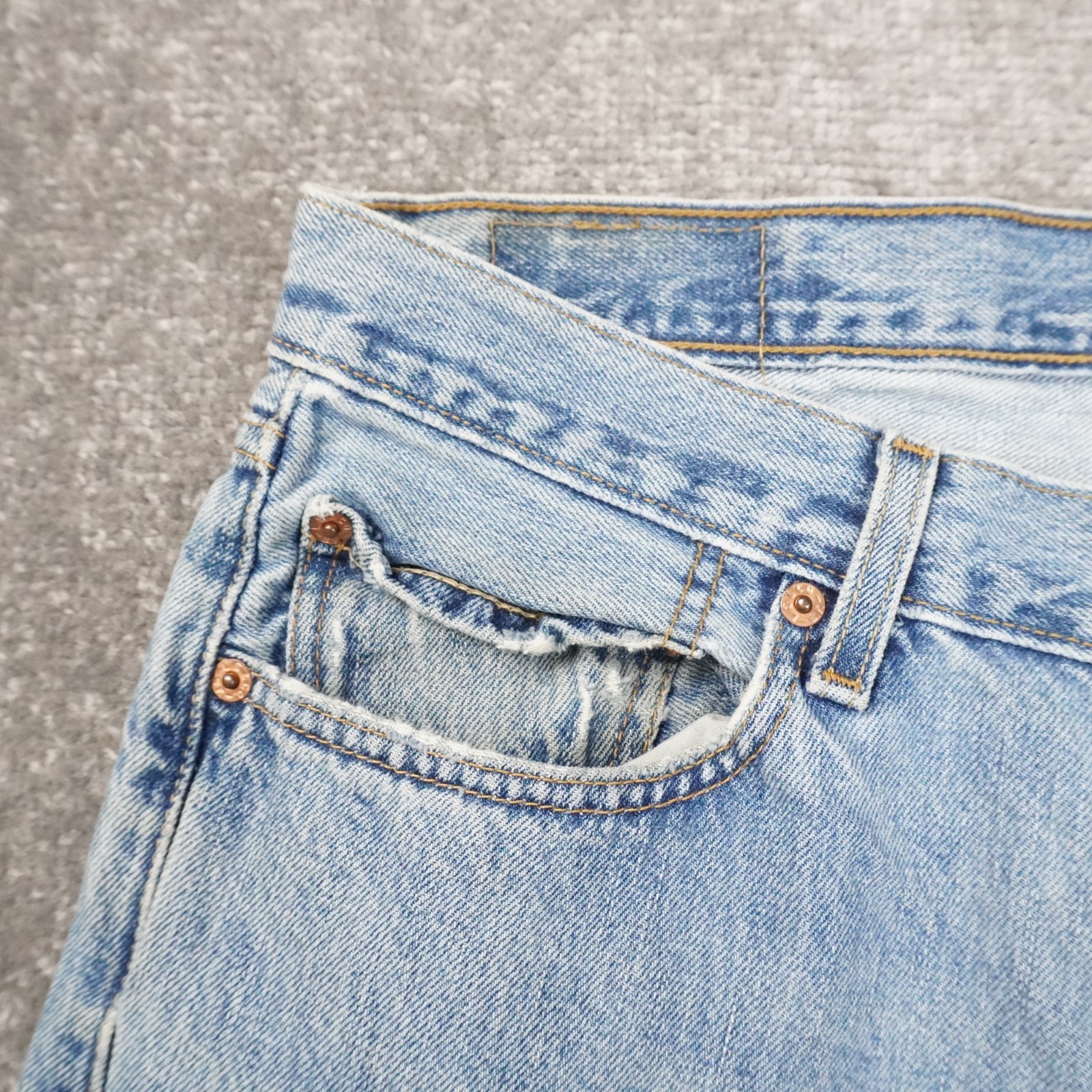 Levi's 501 Mens 35x32 Light Wash Straight Leg Blue Denim Jeans thumbnail 9