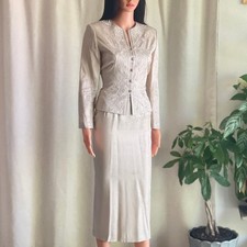Vtg 90s Papell Petites Cream 100 Silk Embroidered Skirt Suit Set Size 4P Formal