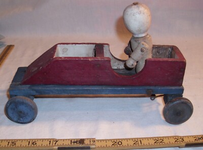 NEWTON & THOMPSON MFG. HAPPY HAM FARM PRODUCTS CAR WOOD PULL TOY 1930s