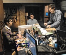 * KUMAIL NANJIANI & ZACH WOODS * signed  8x10 photo * SILICON VALLEY * 1