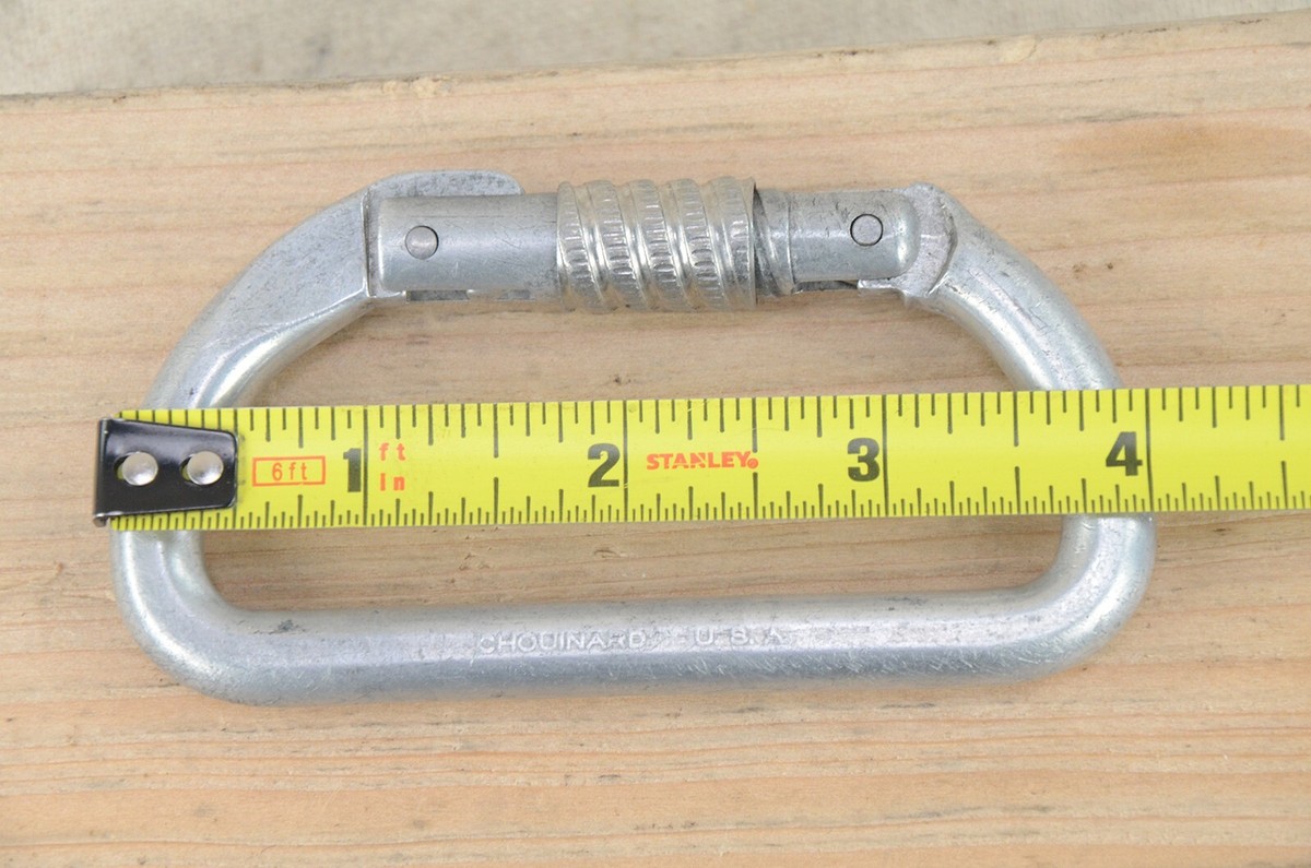 Chouinard USA Carabiner - Light D Locking, 2300kg - Vintage Chouinard USA Carabiner - Light D Locking, 2300kg - Vintage
