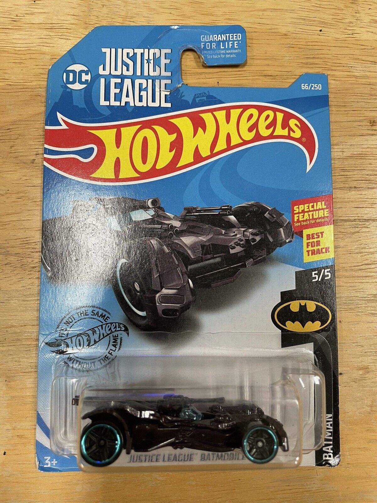  HOT WHEELS JUSTICE LEAGUE BATMOBILE Vehicle : Toys & Games