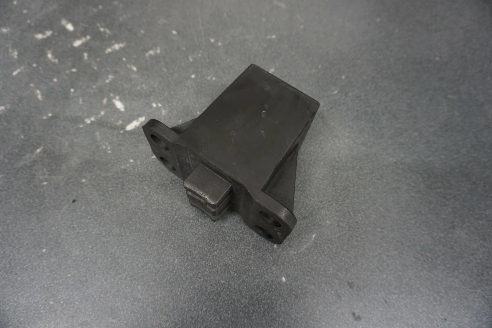 1997-2000 WaveRunner GP760 Yamaha OEM Cylinder Crankcase Upper Stopper Mount