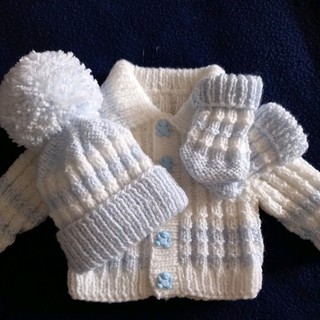 Hand Knitted Baby Cardigan Hat & Mitten Set BLUE/WHITE 0 3 Months NEW