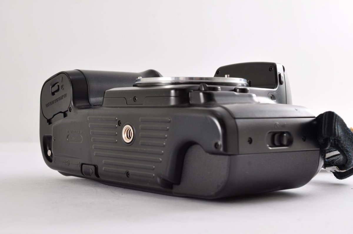 Nikon F-601 AF Quartz Date SLR Camera Body Only [Exc+5](2086546