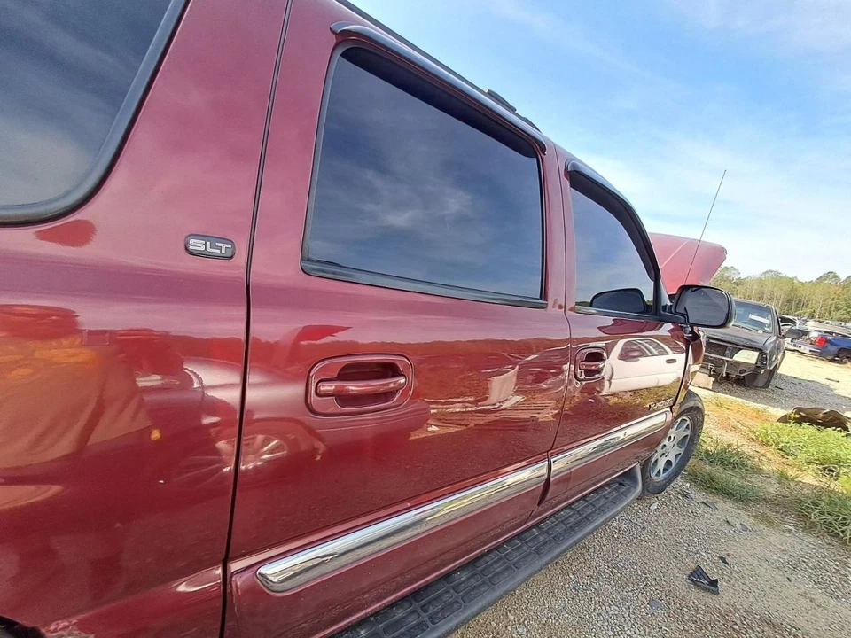 2002 GMC Yukon XL Passenger Right Door Red Used 4DR SUV Local Pick Up Only - Image 3 of 4