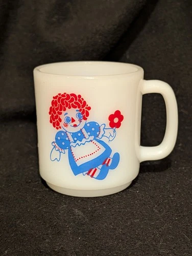 Vintage Milk Glass Raggedy Ann & Raggedy Andy Coffee Mug Red White & Blue 8oz.