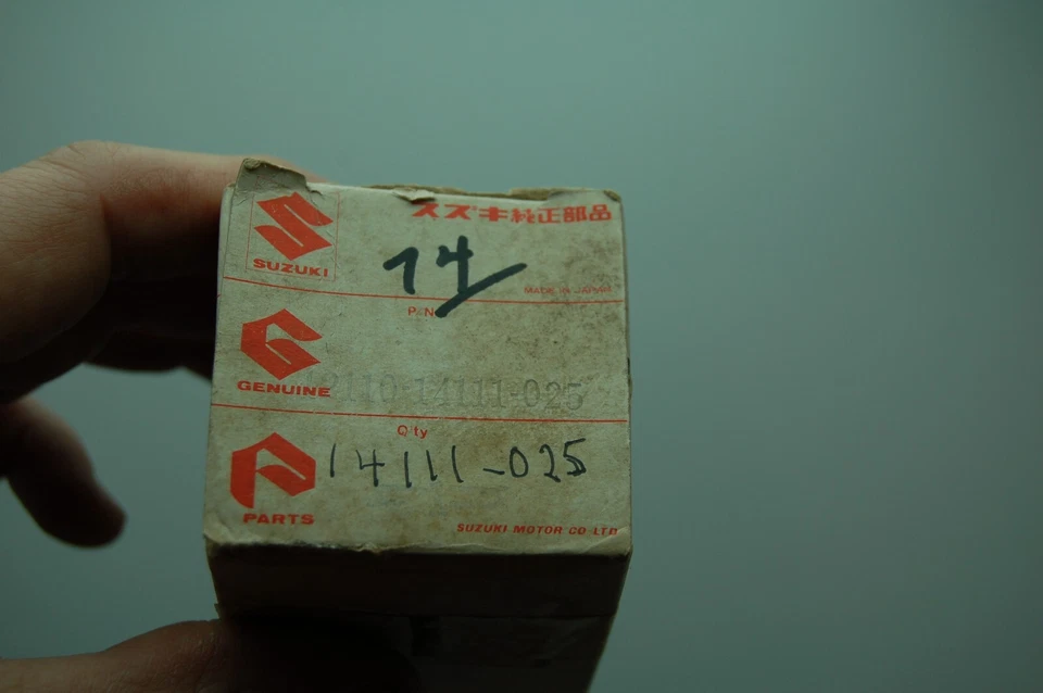 NOS 正品铃木 12110-14111-025 手枪 0.25 超大号 RM125 1981-1983 工厂 — 第 2/4 张图片