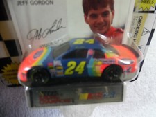 Jeff Gordon 24 StockCar NASCAR 1995 Edition Die Cast Racing Champions 50-5R