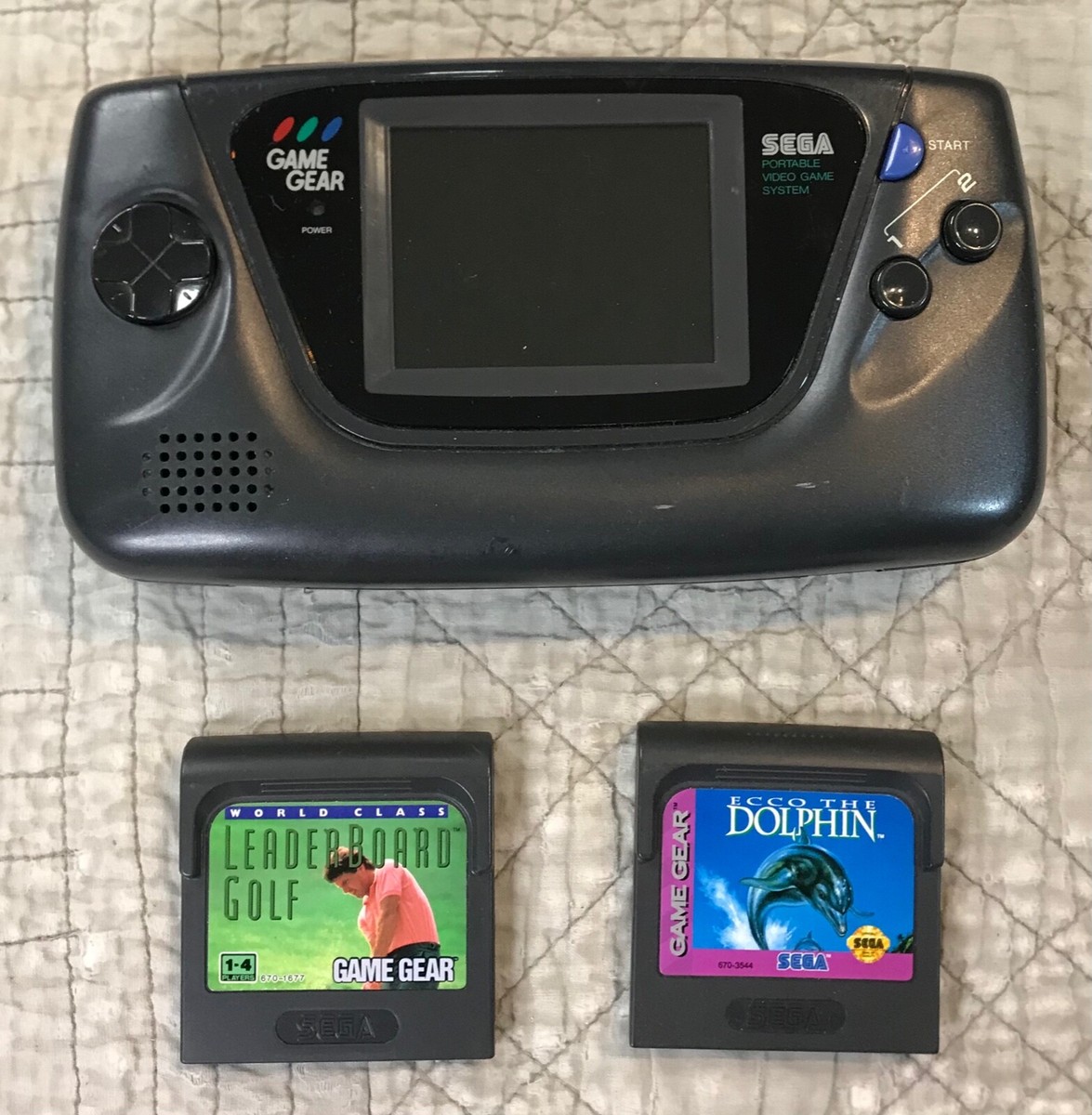 SEGA GAME GEAR 本体 + ゲームカートリッジ2本 s-l1200.jpg