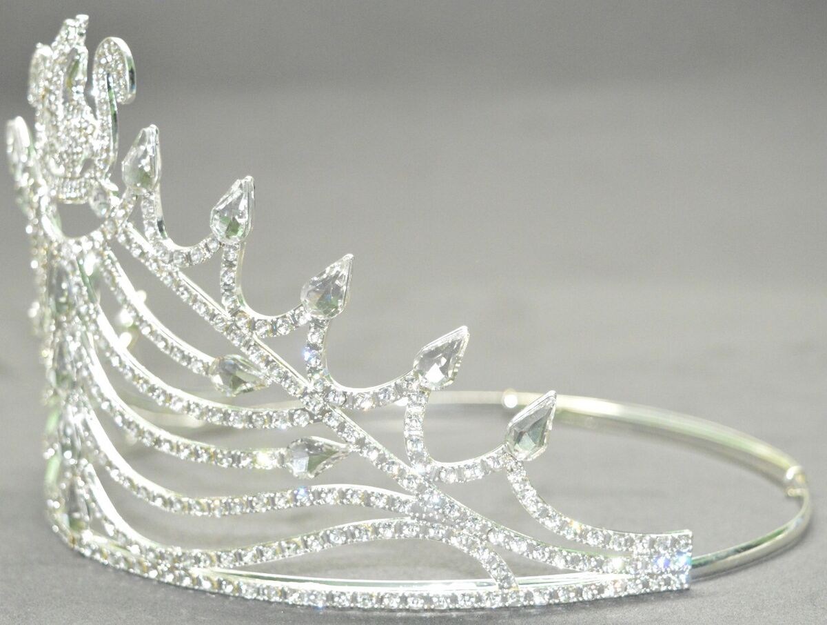 New Daughter of Isis Crown in silver tone with all white New Daughter of Isis Crown in silver tone with all white