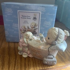 Precious Moments Club Exclusive 2002. 101730 Bubble Your Troubles Away