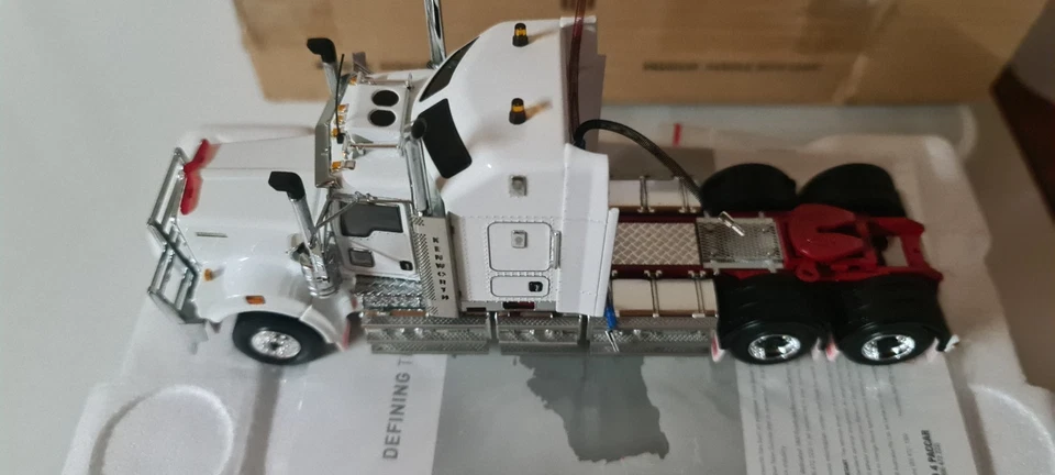 1:50 Drake Kenworth C509 - White Red Chassis - image 3 of 4