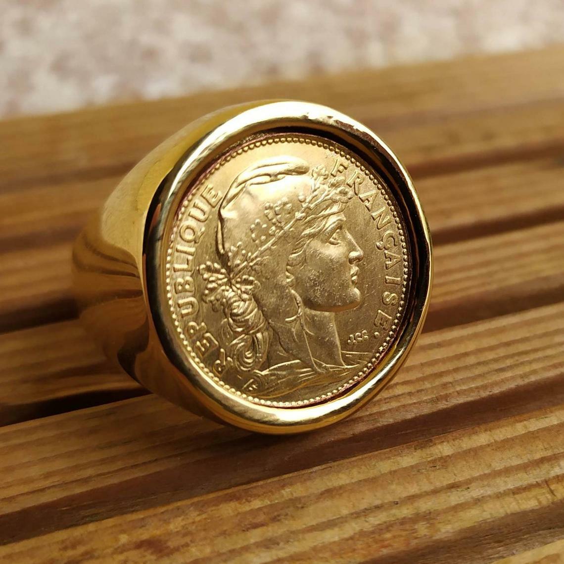Bague 10 Francs Coq orné d'acier inoxydable doré : sublimez votre style casual chic au quotidien