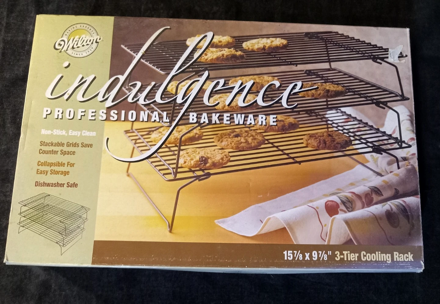 Wilton Indulgence Professional Bakeware 3 Non-Stick Stackable Grids