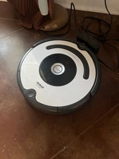 iRobot Roomba 670 Robotic Vacuum Cleaner with Charging Dock Grey