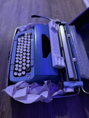Vintage SmithCorona Galaxie Twelve Typewriter Blue Hard Case Excellent Condition - Picture 3 of 5