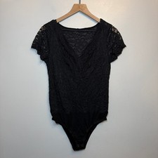 Torrid Short Sleeve Lace V-neck Bodysuit Black Women's Size 00 M/L 