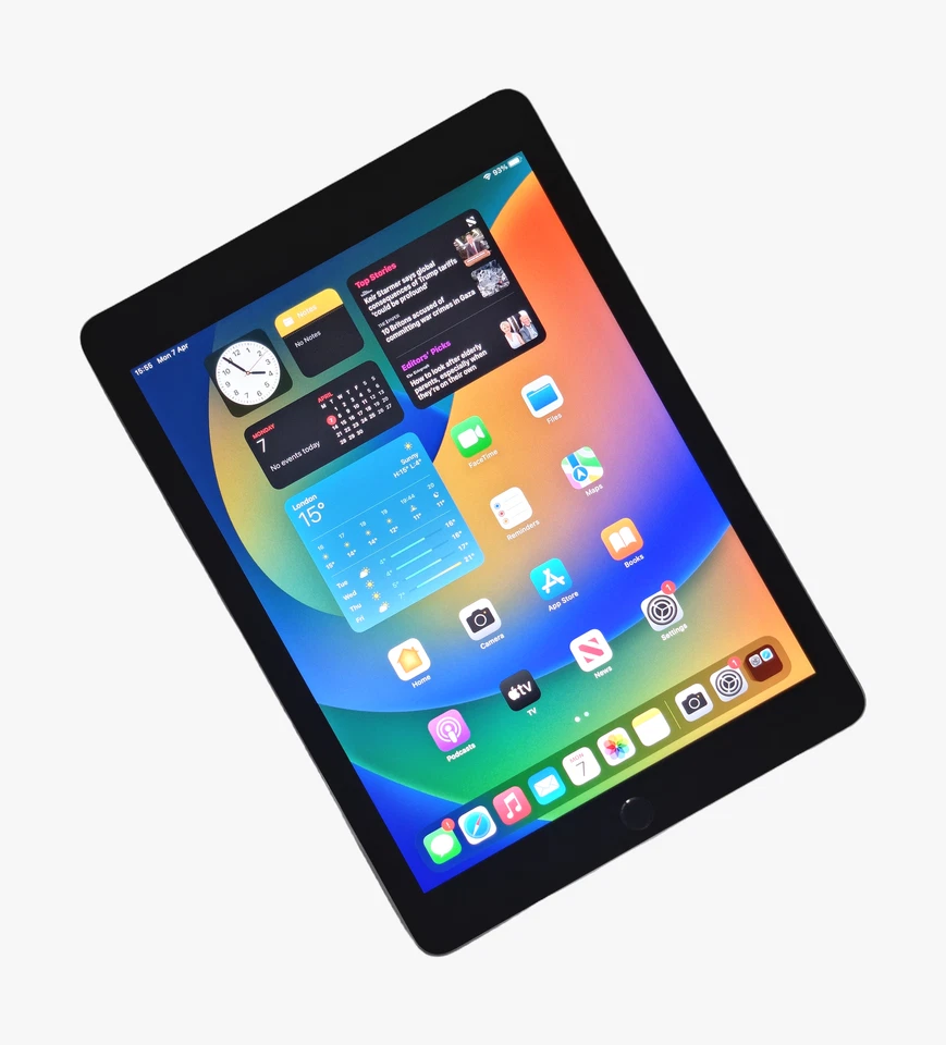 Apple iPad Pro 9.7" 1st Gen Tablet, 128GB, Wi-Fi, Space Grey, A1673 - Image 3 of 4