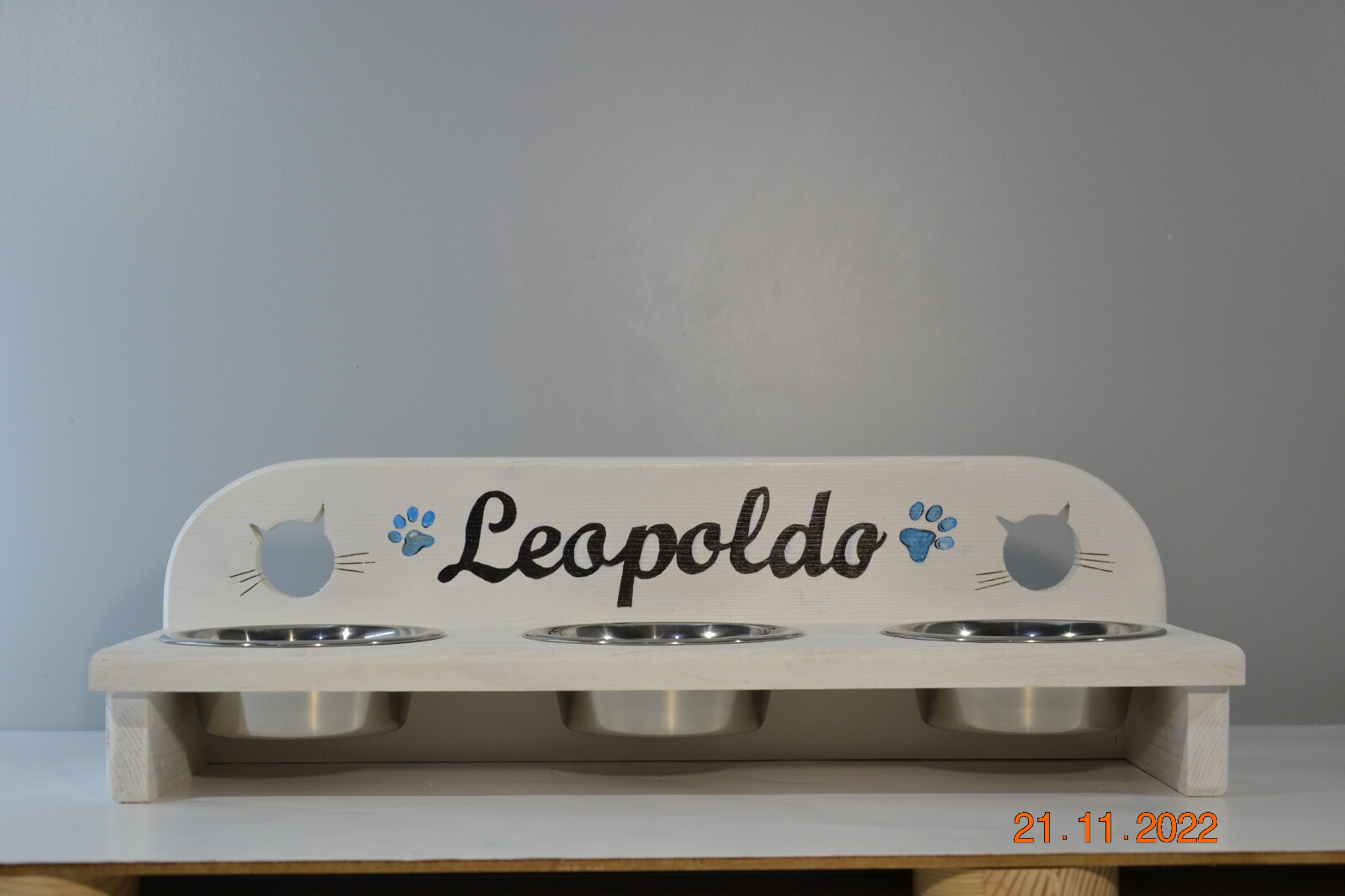 Portaciotole x gatti in legno 3 ciotole fatto e dipinto a mano personalizzabile
