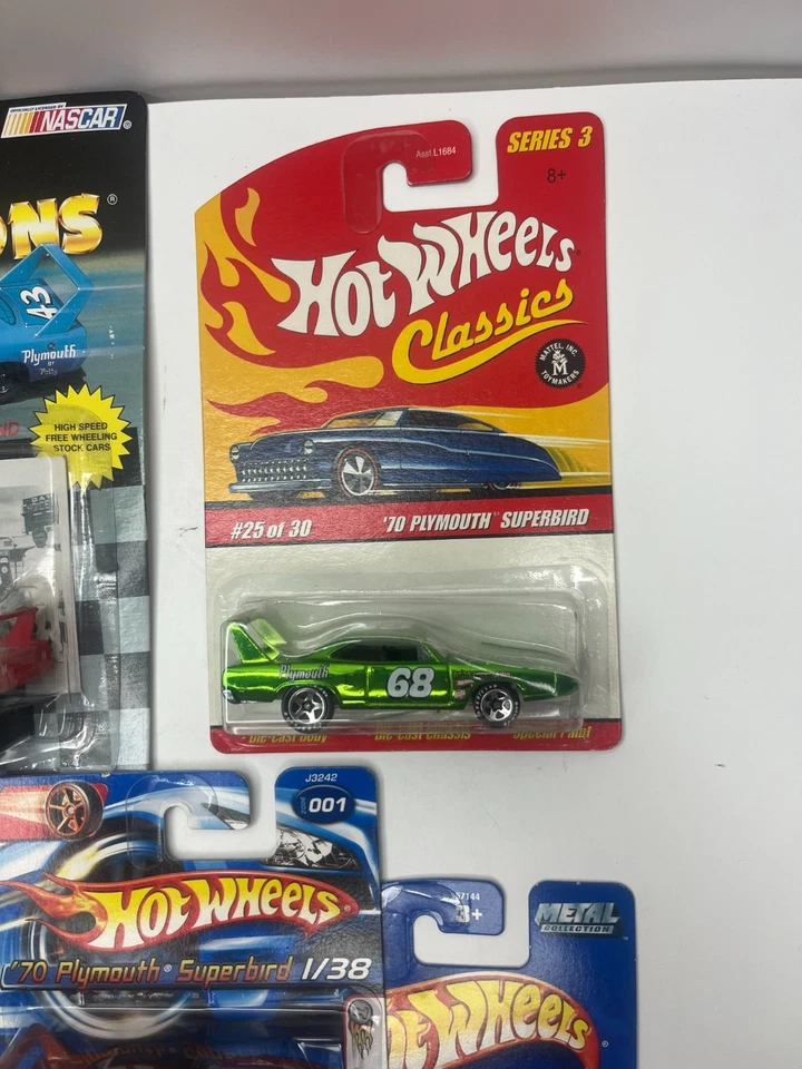 CAMPEONES DE CARRERAS, HOT WHEELS LOTE DE 7 DODGE DAYTONA / SUPERBIRD NASCAR NUEVO SIN USAR, EN CAJA Foto 4 de 4
