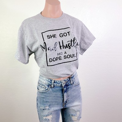 Gildan She Got Mad Hustle And A Dope Soul Crewneck Graphic T-Shirt Gray size M 