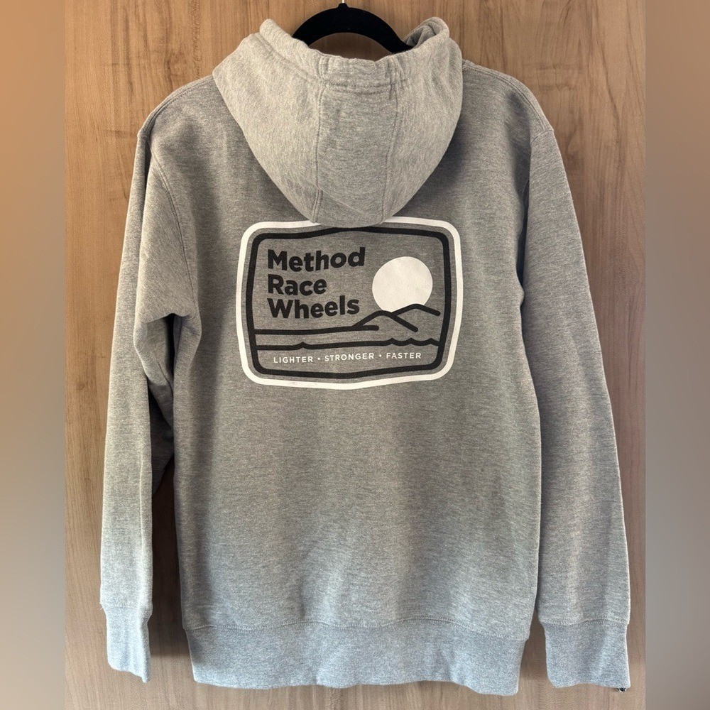 METHOD RACE WHEELS Pullover Hoodie Sweatshirt Gra… - image 1