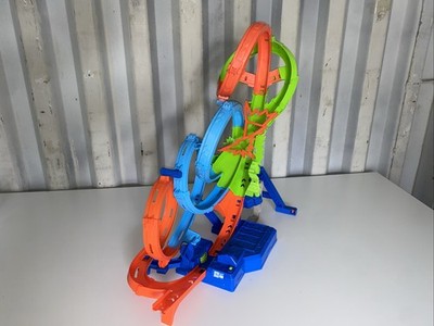 Hot Wheels Track Set 4 Loops 3 Way Crash Zone Motorized Booster Folds