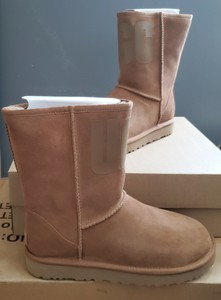 classic ugg rubber boot