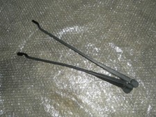Opel Corsa B Scheibenwischerarme vorn 90386266 90386267