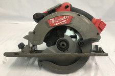 Milwaukee Tool M18 18V Lithium-Ion Scie Circulaire Sans Fil Et Sans Balai De 7 1 4 Pouces Outil Seulement