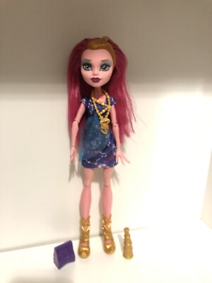 Muñeca Monster High Gigi Grant Freaky Field Trip con Accesorios Mattel