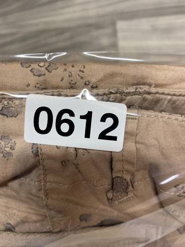 Democracy Womens Size 4 Flex-ellent Cropped Cargo Pant Floral Khaki Roll Tab - Picture 10 of 10