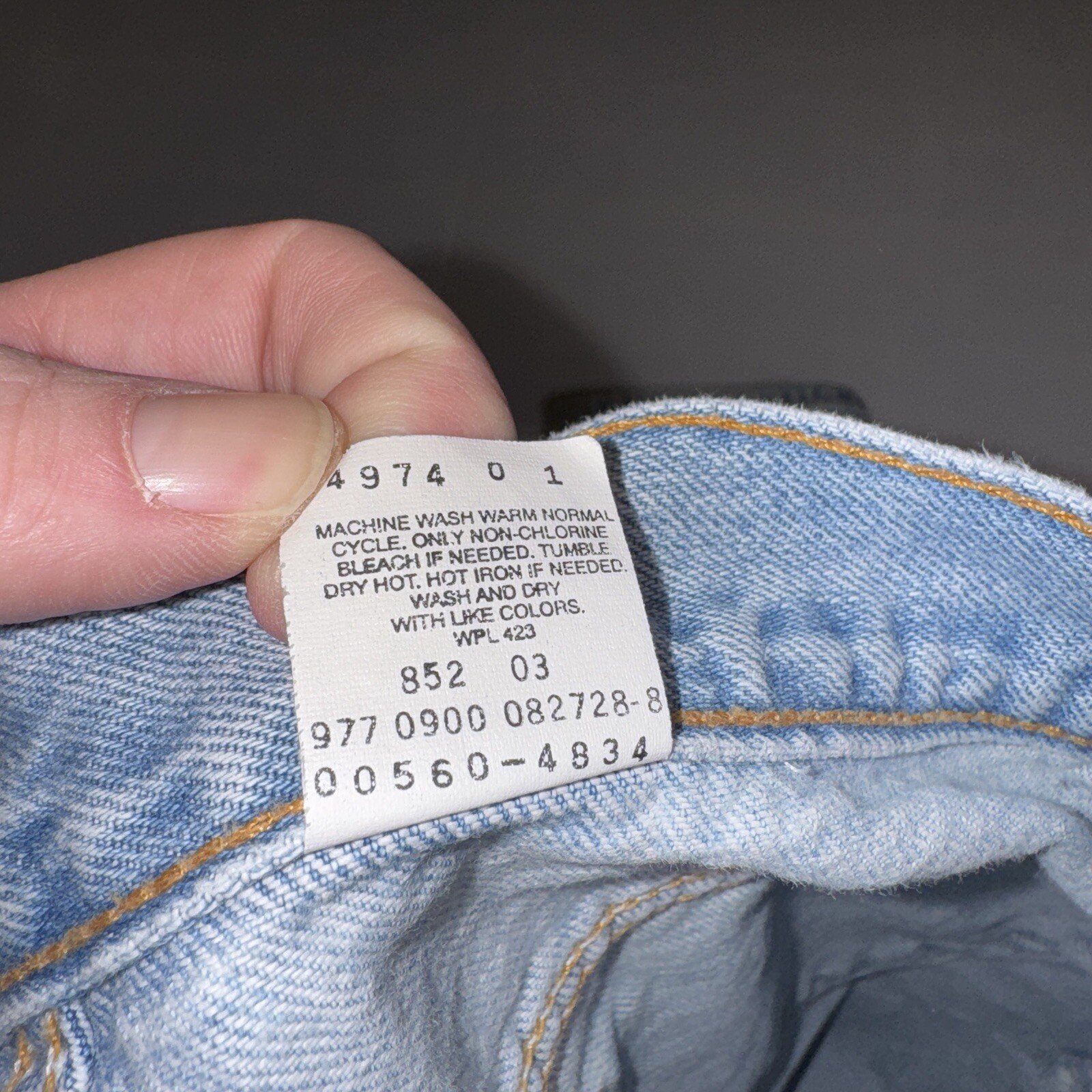 Vintage Levi's 560 Loose Fit Tapered Leg Jeans Size 34x30 (33x30) Blue