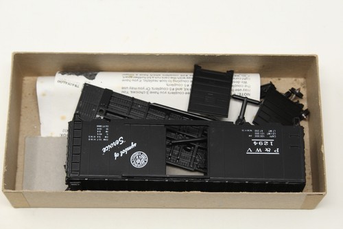 HO Con-Cor 1-009419 40' PS-1 Box Car Pittsburgh & West Va. P&WV 1294 Incomplete - Picture 4 of 7